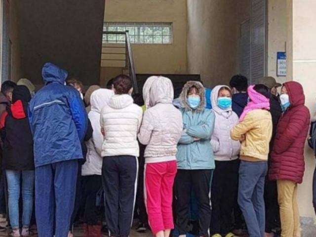 Tin tức trong ngày - Hơn 21.000 công nhân bất ngờ bị "lùa" về trạm y tế test Covid-19 định kỳ