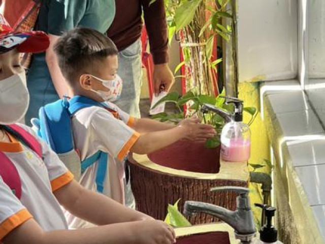 Tin tức trong ngày - Thông tin Học sinh TP HCM dừng học trực tiếp là giả mạo