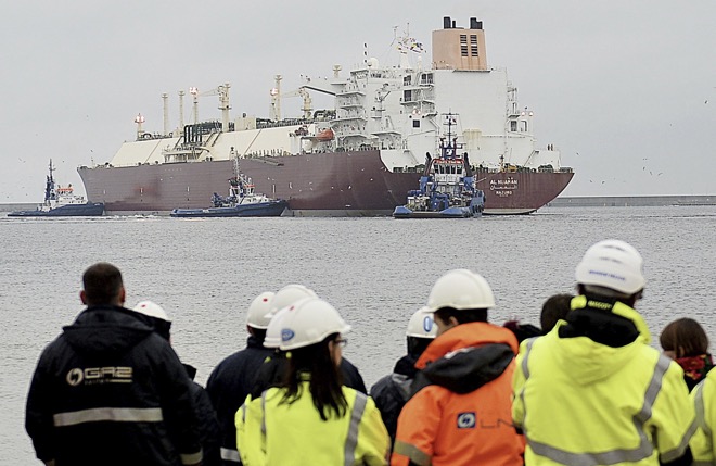 Tàu hàng chở khí hóa lỏng từ Qatar tới Ba Lan.