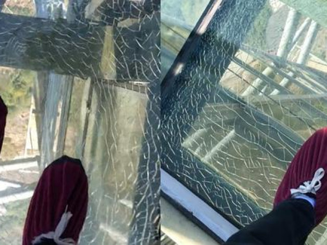 Tin tức trong ngày - Thay tấm kính "nghi bị nứt" tại cầu kính cao nhất Việt Nam