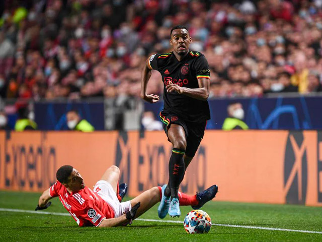 Bóng đá - Video bóng đá Benfica - Ajax: Siêu phẩm mở màn, rượt đuổi 4 bàn (vòng 1/8 cúp C1)