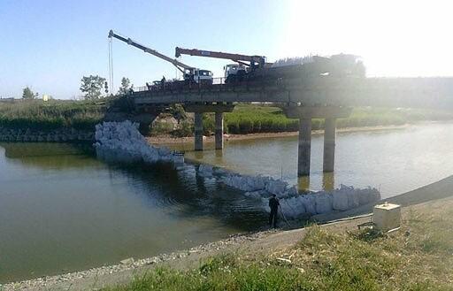 Ukraine đã xây đập chặn nguồn cung cấp nước tới bán đảo Crimea sau khi nơi đây ly khai Ukraine và sáp nhập vào Nga năm 2014. Ảnh - TASS