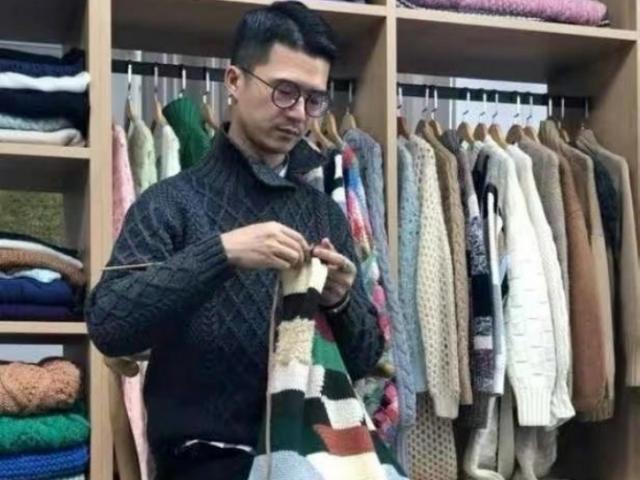 Kinh doanh - Bỏ việc về quê để... đan áo len, thanh niên trẻ kiếm 18 tỉ/năm