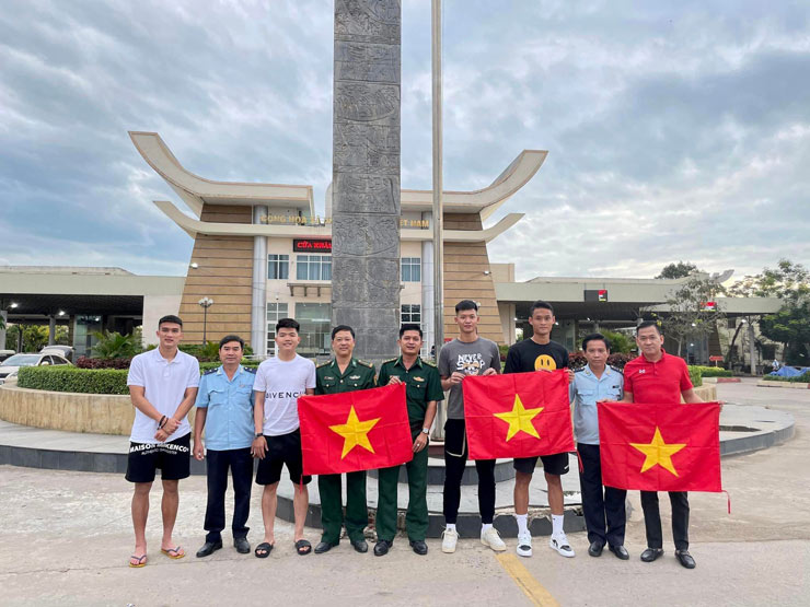 4 "viện binh" sang gấp Campuchia sáng 24/2 để hội quân cùng U23 Việt Nam chuẩn bị đá trận bán kết U23 Đông Nam Á với U23 Timor Leste lúc 19h30 tối cùng ngày