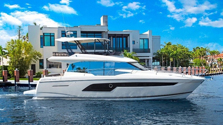 Du thuyền&nbsp;Prestige 520 là chiếc thứ ba được nhập khẩu về Việt Nam, có giá 33 tỷ đồng