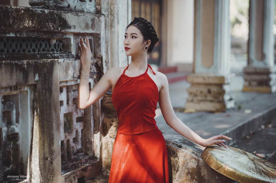 Tú Hảo từng đạt được các danh hiệu Hoa khôi nét đẹp áo dài quận 4 năm 2021, Á khôi duyên dáng áo dài huyện Tân Phước tỉnh Tiền Giang 2020. Dù là những cuộc thi nhỏ nhưng phần nào giúp cô nữ sinh có thêm kinh nghiệm để tham gia cuộc thi sắc đẹp quy mô lớn hơn.