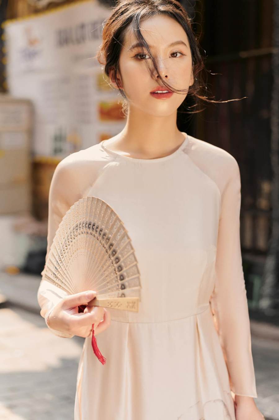 Đến với "đấu trường" sắc đẹp, Huyền Linh chia sẻ bản thân cô đã để lỡ rất nhiều cuộc thi. Đến với Miss World Vietnam 2022 cũng gặp nhiều trắc trở, khó khăn vì lịch trình bị lùi do dịch. Cô phải chăm chút về mặt hình ảnh cũng như chuẩn bị về phục trang, phụ kiện hay thời gian để toàn tâm tham gia cuộc thi.