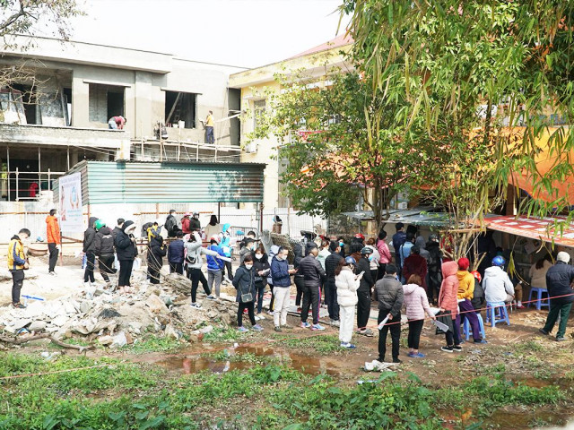 Tin tức trong ngày - Hà Nội: F0, F1 lẫn lộn ra phường khai báo