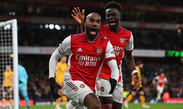 Arsenal tạo ra cuộc lội ngược dòng giàu cảm xúc tại Emirates