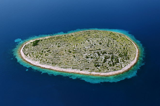 Giải mật hòn đảo mê cung &#39;dấu vân tay người khổng lồ&#39; ngoài khơi Croatia - 1