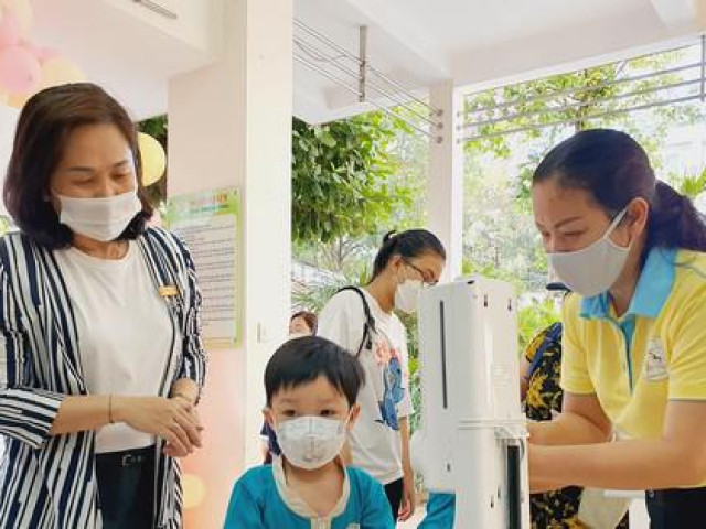 Giáo dục - du học - TPHCM: F0 tăng nhanh, trường học gồng mình