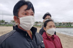 "Nước tràn vào chỉ trong 10 giây rồi ca nô lật úp..."