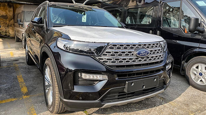 Cận cảnh Ford Explorer thế hệ mới tại đại lý, bị chênh giá vì lượng hàng về ít - 1