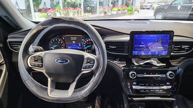 Cận cảnh Ford Explorer thế hệ mới tại đại lý, bị chênh giá vì lượng hàng về ít - 9