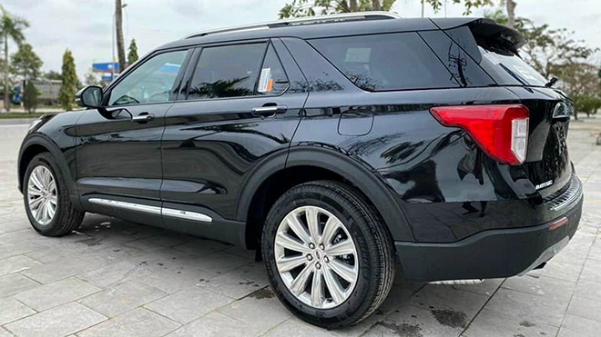 Cận cảnh Ford Explorer thế hệ mới tại đại lý, bị chênh giá vì lượng hàng về ít - 3