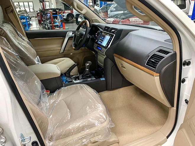 Toyota Land Cruiser Prado bản nâng cấp có mặt tại đại lý, giá tăng 170 triệu đồng - 9