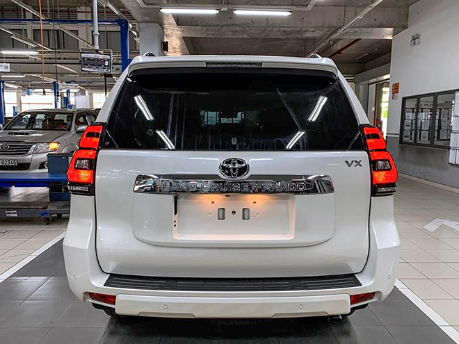 Toyota Land Cruiser Prado bản nâng cấp có mặt tại đại lý, giá tăng 170 triệu đồng - 5