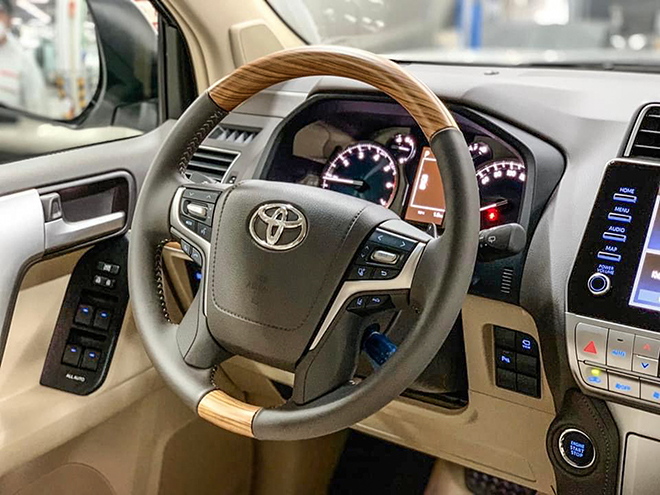 Toyota Land Cruiser Prado bản nâng cấp có mặt tại đại lý, giá tăng 170 triệu đồng - 10