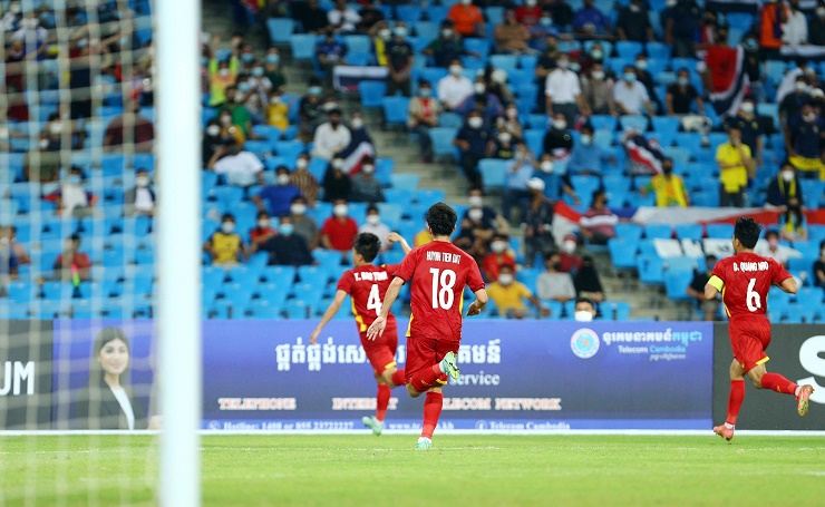 U23 Việt Nam vượt lên dẫn trước ở phút bù giờ hiệp 1