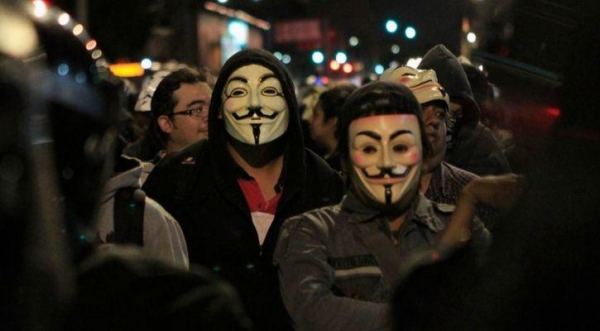 Nhóm hacker "khét tiếng" Anonymous tấn công mạng nước Nga - 1