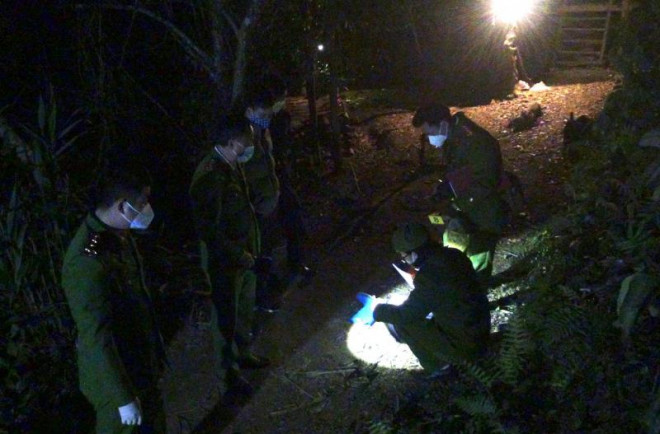 Lực lượng Công an khám nghiệm hiện trường