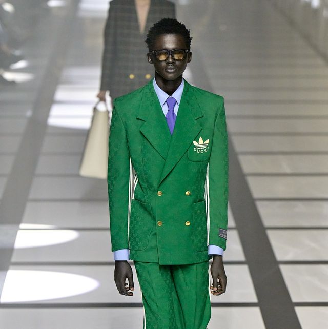 Alessandro Michele ra mắt bộ sưu tập Gucci mới trong đại sảnh đầy gương - 1