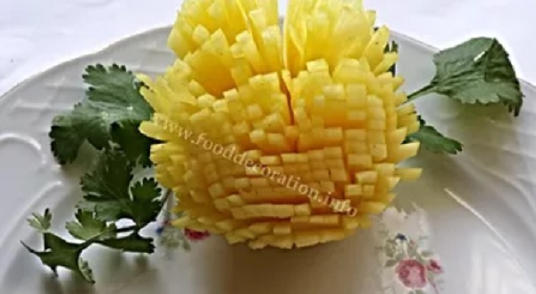 How to make decorative flowers from radishes is very simple and beautiful, even clumsy people can do it - 5