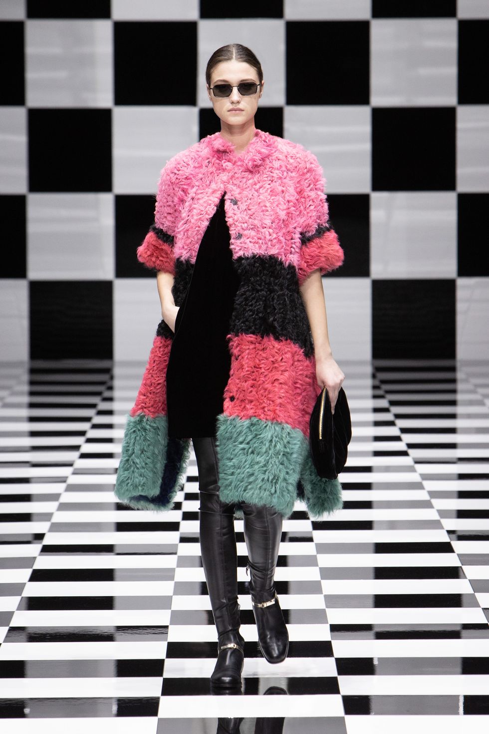 Emporio Armani tiếp tục phong cách sang trọng truyền thống với bộ sưu tập mới nhất - 2