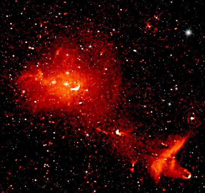 Hình ảnh kinh ngạc: Kính viễn vọng bắt được 4,4 triệu "quái vật" từ lỗ đen tới thiên hà - 4