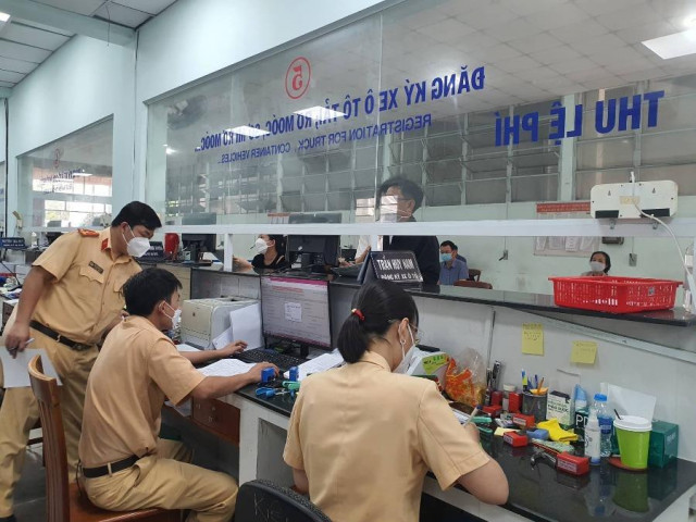 Ô tô - Từ 1-3, loại xe ô tô nào được miễn lệ phí trước bạ?