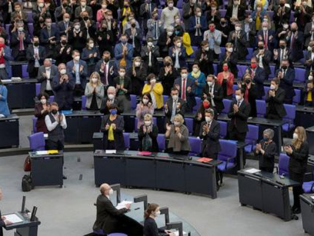 Thế giới - EU muốn Ukraine nhanh chóng gia nhập, viện trợ cả máy bay chiến đấu