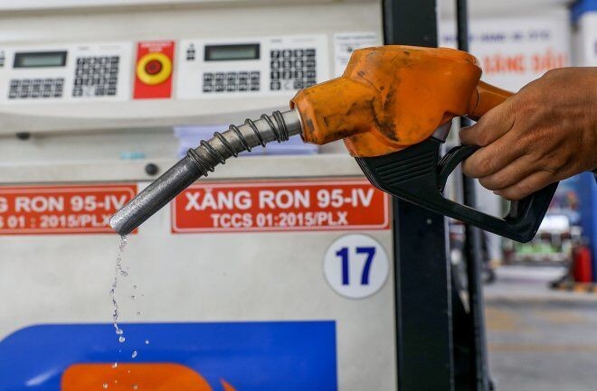 Giá xăng dầu liên tục tăng