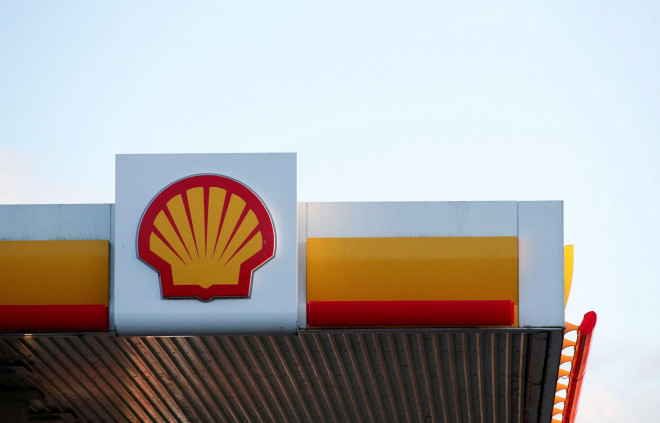 Logo của Công ty Shell tại khu đô thị Milton Keynes - Anh hôm 5-1. Ảnh: Reuters