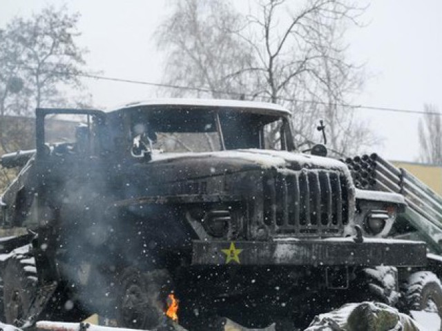 Thế giới - Tận thấy dàn xe quân sự được cho là của Nga bị phá huỷ trong chiến dịch ở Ukraine