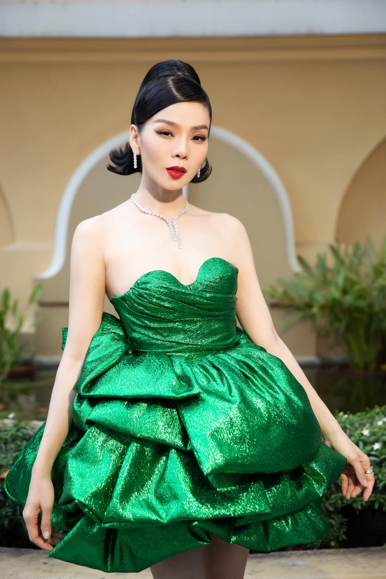 Lệ Quyên gây tranh cãi khi nghề ghế nóng cuộc thi “Miss World Vietnam”