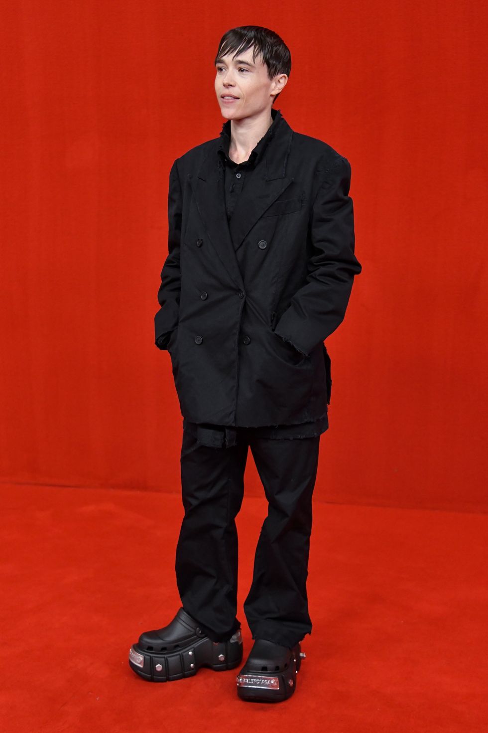 Balenciaga và Croc lại một lần nữa khuấy đảo làng thời trang - 3