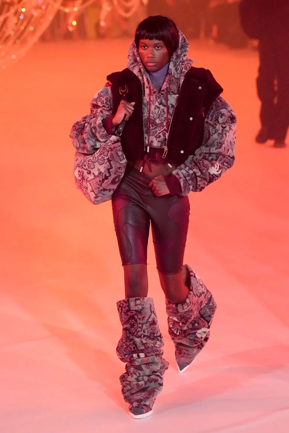 Off-White tôn vinh di sản vĩ đại của Virgil Abloh trong bộ sưu tập Thu Đông 2022 - 5