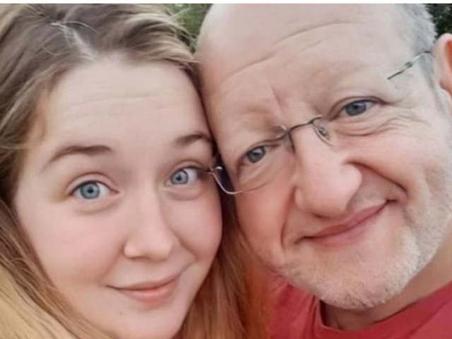 Bạn trẻ - Cuộc sống - Cô gái 26 tuổi khoe chuyện tình hạnh phúc với bạn trai 58 tuổi bất chấp lời bàn tán