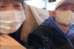 Bạn trẻ - Cuộc sống - Tình cờ gặp lại bạn trai cũ trên tàu, diễn biến sau đó khiến dân mạng ủng hộ cô gái "nối lại tình xưa"