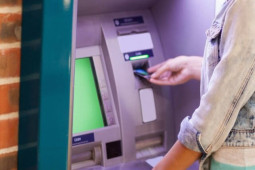 Kinh doanh - Sáu thập kỷ sau mới kiểm tra số dư ngân hàng, bất ngờ tài khoản nhân 100