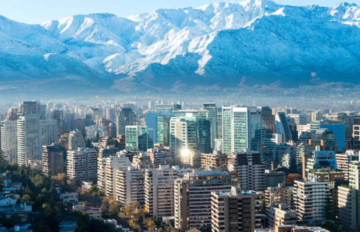 Chile - 42,8 giờ mỗi tuần. Nói chung, một ngày làm việc ở Chile bắt đầu lúc 8h30 sáng và kết thúc lúc 18h. Trung bình người lao động đã dành 42,8 giờ làm việc vào năm 2019.
