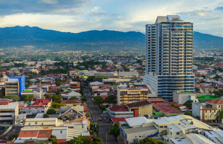 Costa Rica - 43,6 giờ mỗi tuần. Ở Costa Rica, nhân viên chỉ được nghỉ tối đa hai tuần cho mỗi 50 tuần làm việc.
