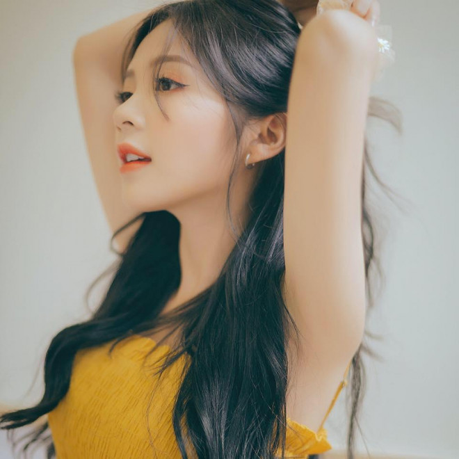 'Con gái' NSƯT Hoàng Hải cực hot với hình ảnh nóng bỏng trên biển - 12