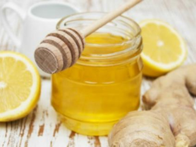 Sức khỏe đời sống - Làm gì với chứng đau họng khi bị COVID-19?