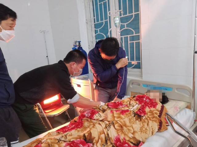 Tin tức trong ngày - Cứu kịp 3 nữ học sinh 13 tuổi ăn lá ngón tự tử