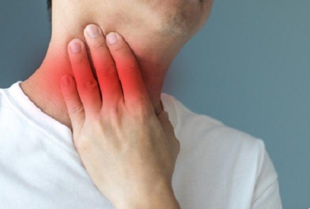 Đau họng - Một triệu chứng thường gặp khi mắc COVID-19.