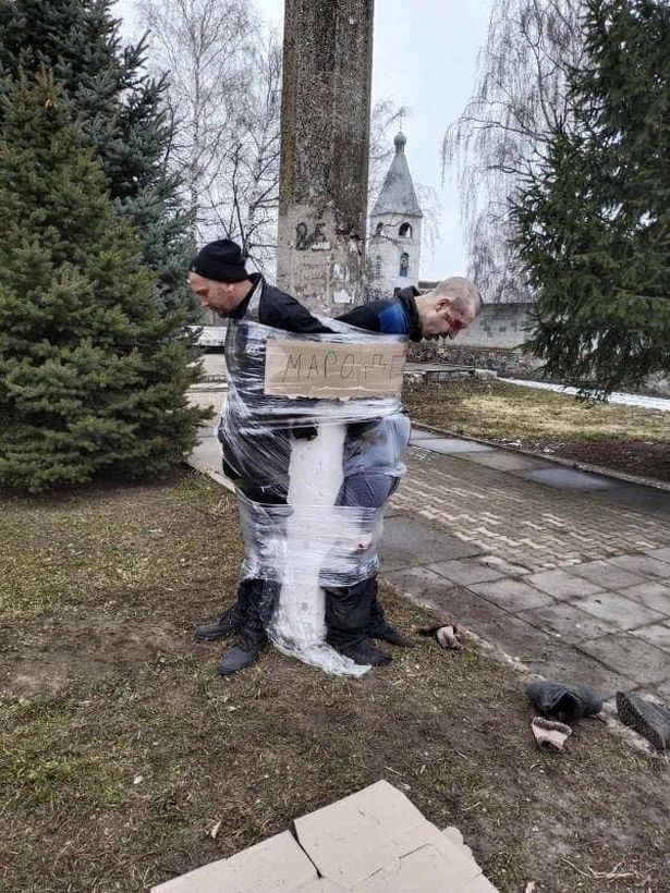 Dân Ukraine tự trừng trị cướp mà không báo cảnh sát (ảnh: Daily Star)