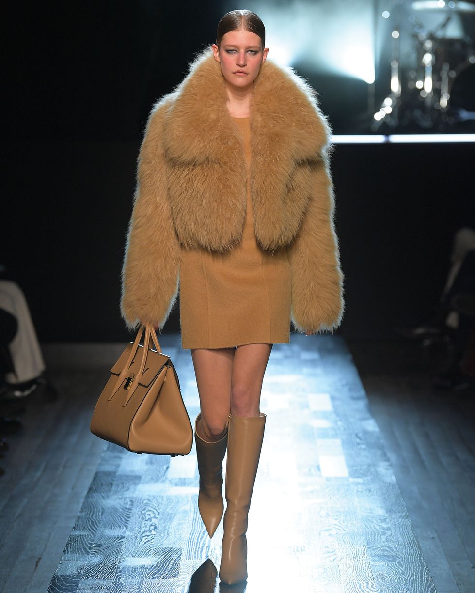 Michael Kors đưa thời trang cao cấp vào thiết kế ready to wear trong mùa Thu Đông 2022 - 3