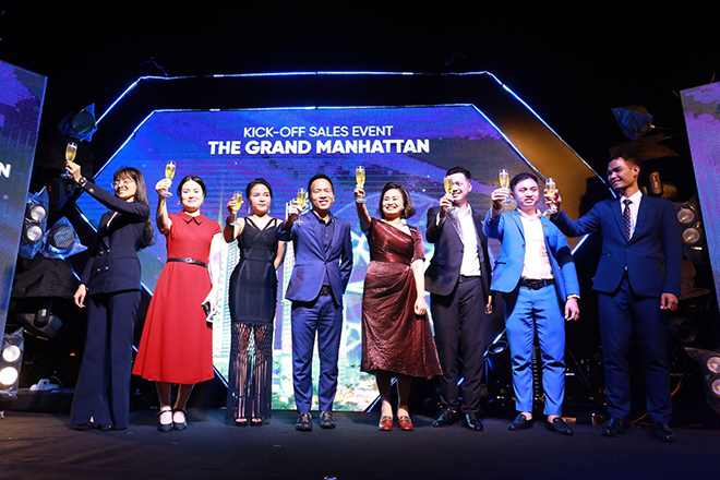 Bà Nguyễn Thị Thanh Tâm - Giám đốc Queen Land tham dự buổi lễ Kick-off sales The Grand Manhattan