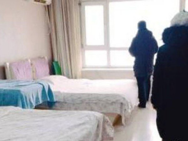 Bạn trẻ - Cuộc sống - Vợ vào khách sạn, chồng đưa bố vợ đi "bắt gian" và sự thật ngỡ ngàng